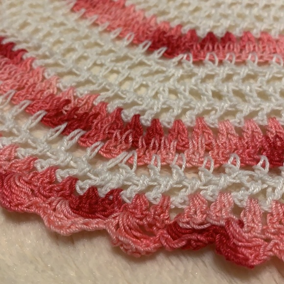 Crocheted Doily Pink and white Handmade - Picture 4 of 6